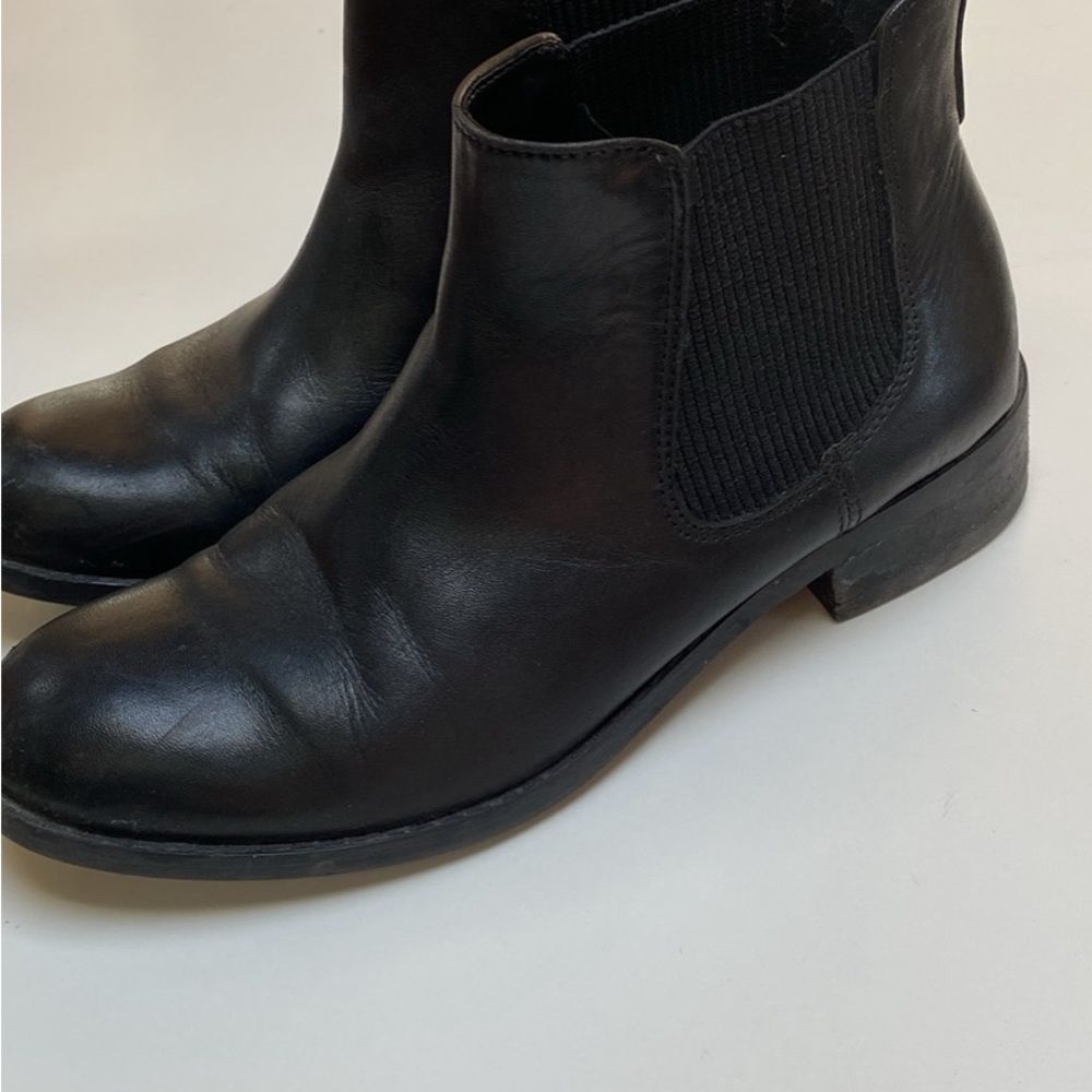 Clark Chelsea Style Booties 6.5